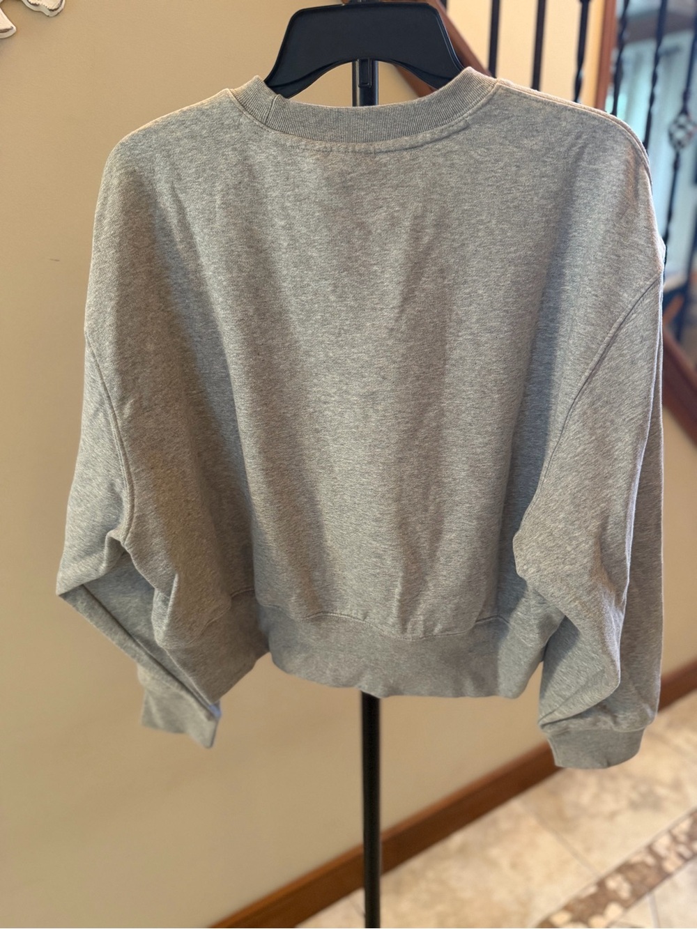 Adidas Originals Gray Cropped Crewneck Sweatshirt Size Small - Picture 4 of 4